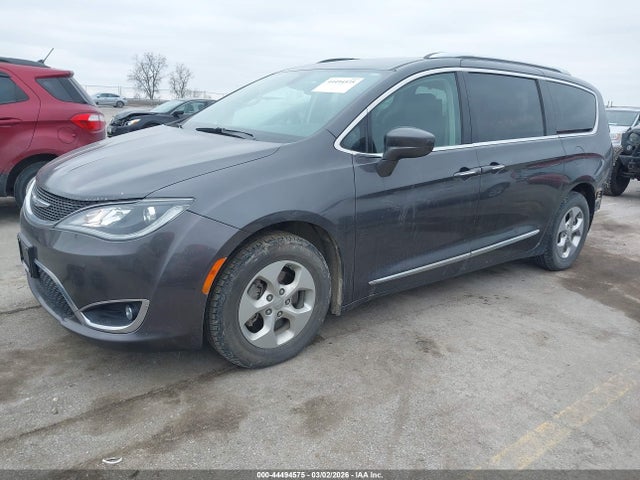Продаж на аукціоні авто 2017 Chrysler Pacifica Touring-l Plus, vin: 2C4RC1EG3HR653305, номер лоту: 44494575