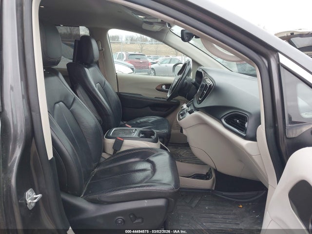 Продаж на аукціоні авто 2017 Chrysler Pacifica Touring-l Plus, vin: 2C4RC1EG3HR653305, номер лоту: 44494575