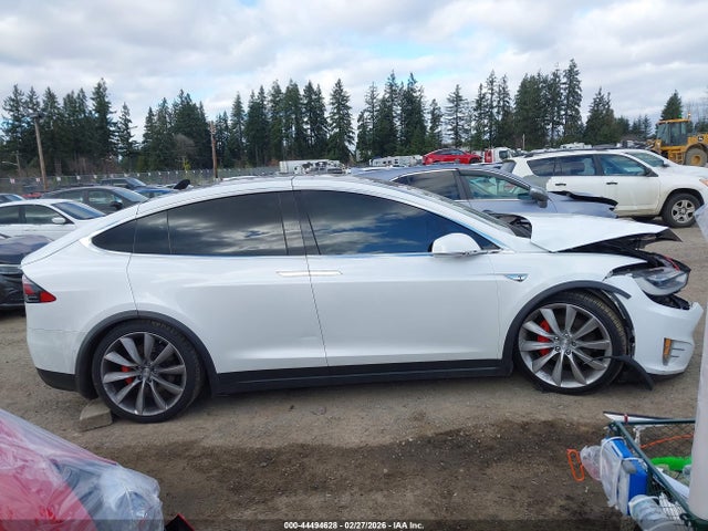 Продаж на аукціоні авто 2016 Tesla Model X 60d/p100d/p90d, vin: 5YJXCAE48GF007314, номер лоту: 44494628
