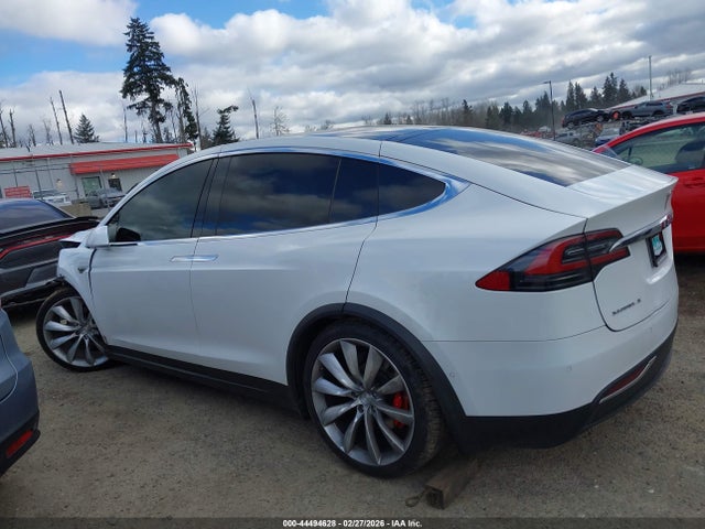 Продаж на аукціоні авто 2016 Tesla Model X 60d/p100d/p90d, vin: 5YJXCAE48GF007314, номер лоту: 44494628