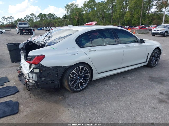 2022 BMW 750 WBA7U2C02NCG85361 Photo 3