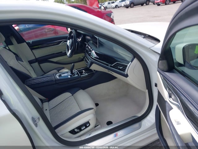 2022 BMW 750 WBA7U2C02NCG85361 Photo 4