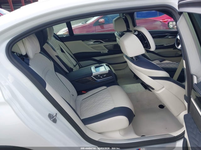 2022 BMW 750 WBA7U2C02NCG85361 Photo 7