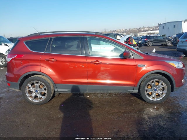 1FMCU9GX1GUC33716 Ford ESCAPE SE
