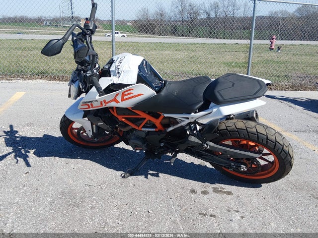 KTM 390 Duke 2017 MD2JPJ40XHC240645 Image 12