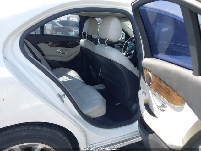 2015 Mercedes-benz C 300 4matic მანქანა იყიდება აუქციონზე, vin: 55SWF4KB4FU062105, აუქციონის ნომერი: 44494851