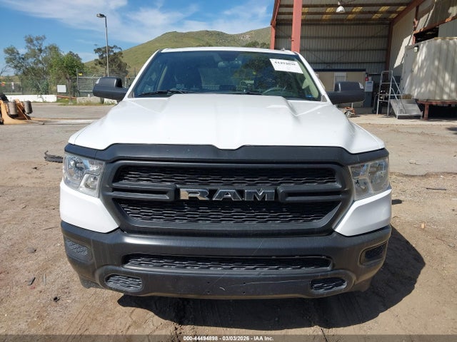 44494898 :رقم المزاد ، 1C6SRECG2LN320701 vin ، 2020 Ram 1500 Tradesman  4x2 6'4 Box مزاد بيع