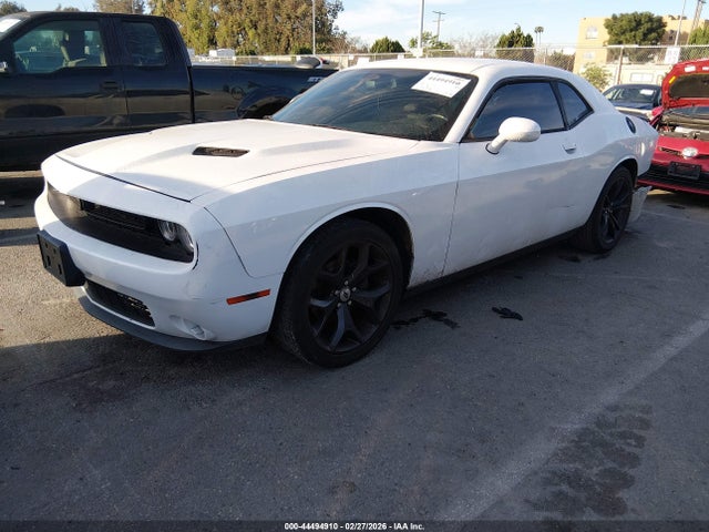 Dodge Challenger Sxt 2018 2C3CDZAG2JH333481 Image 2