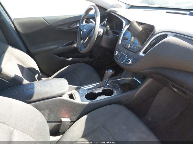 2019 CHEVROLET MALIBU 1G1ZD5ST5KF208707 Photo 4