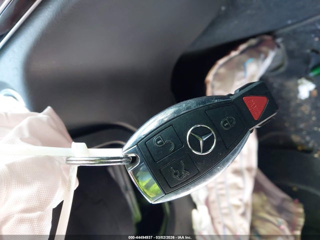 2015 Mercedes-benz C 300 4matic მანქანა იყიდება აუქციონზე, vin: 55SWF4KB7FU096071, აუქციონის ნომერი: 44494937