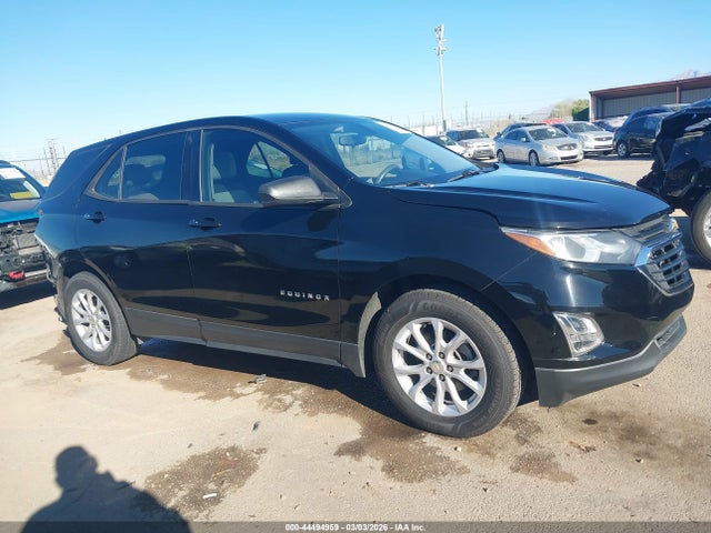 3GNAXHEV1JL393084 Chevrolet EQUINOX LS