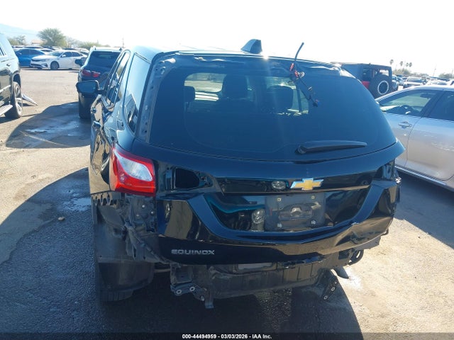 3GNAXHEV1JL393084 Chevrolet EQUINOX LS