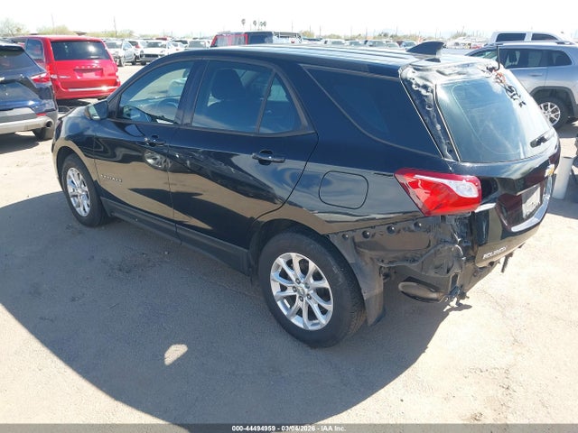 3GNAXHEV1JL393084 Chevrolet EQUINOX LS