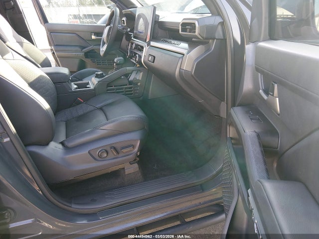 44494962 :رقم المزاد ، 3TMLB5JN2SM093859 vin ، 2025 Toyota Tacoma Trd Off Road مزاد بيع