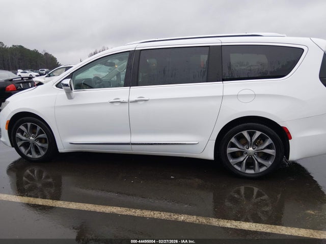 44495004 :رقم المزاد ، 2C4RC1GG8HR544772 vin ، 2017 Chrysler Pacifica Limited مزاد بيع