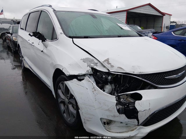 44495004 :رقم المزاد ، 2C4RC1GG8HR544772 vin ، 2017 Chrysler Pacifica Limited مزاد بيع