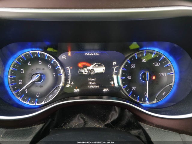 44495004 :رقم المزاد ، 2C4RC1GG8HR544772 vin ، 2017 Chrysler Pacifica Limited مزاد بيع