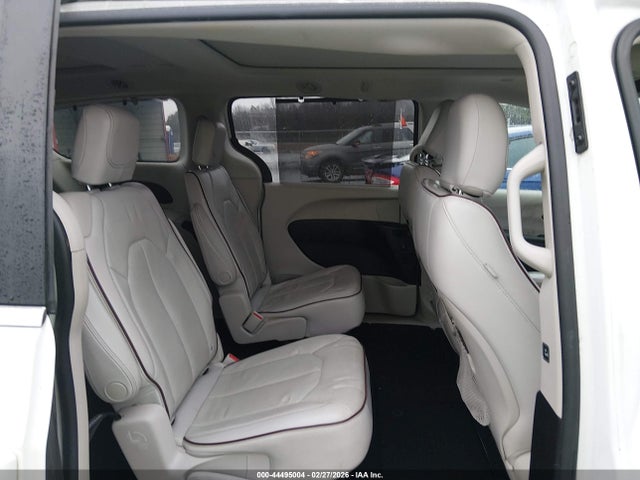 44495004 :رقم المزاد ، 2C4RC1GG8HR544772 vin ، 2017 Chrysler Pacifica Limited مزاد بيع