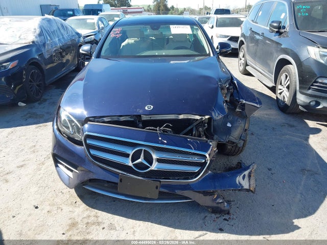 WDDZF4JBXJA434764 Mercedes-Benz E 300