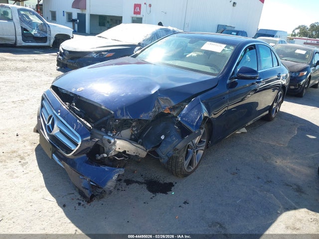 WDDZF4JBXJA434764 Mercedes-Benz E 300