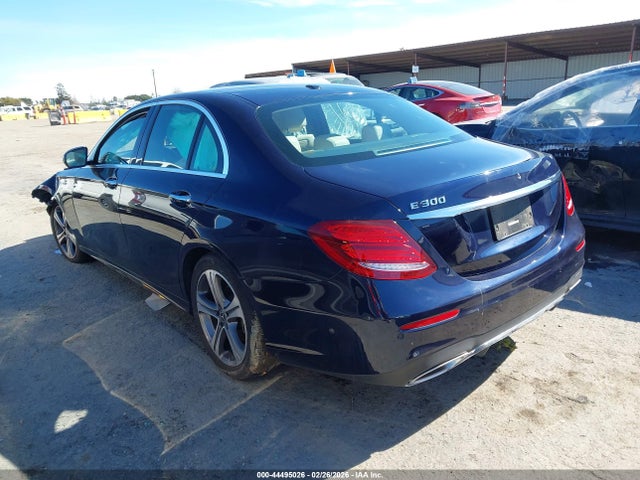 WDDZF4JBXJA434764 Mercedes-Benz E 300