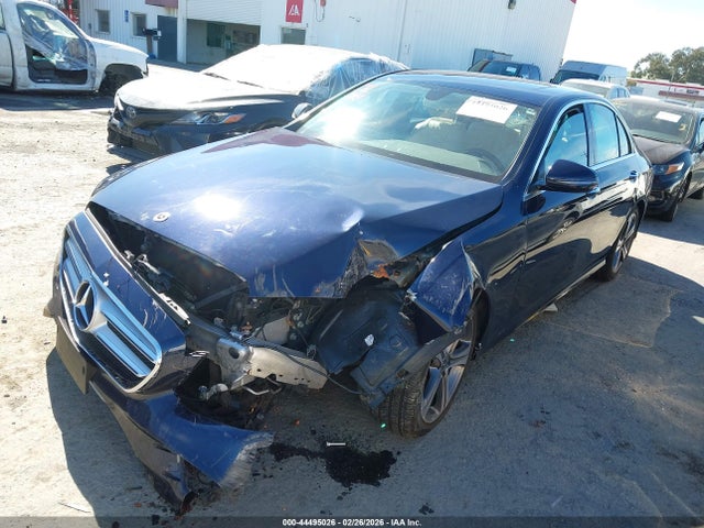 WDDZF4JBXJA434764 Mercedes-Benz E 300