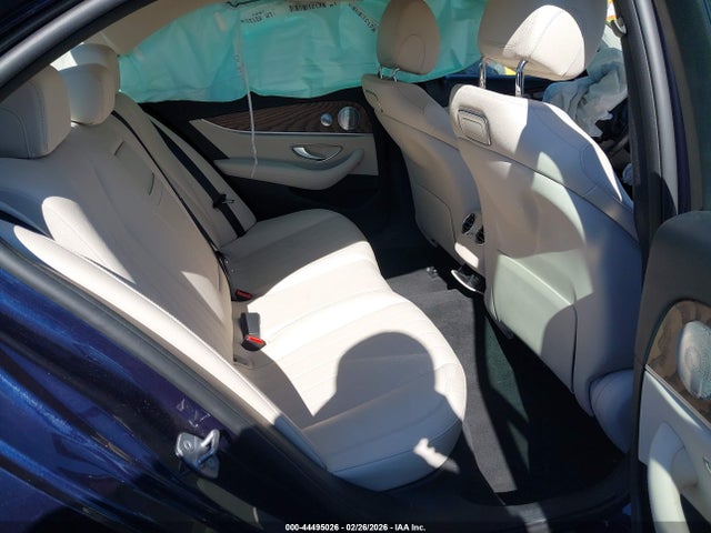 WDDZF4JBXJA434764 Mercedes-Benz E 300