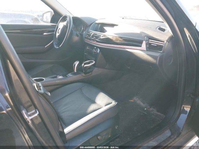 2015 BMW X1 WBAVL1C54FVY34002 Photo 4