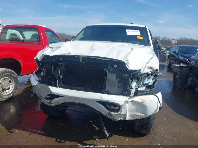 44495079 :رقم المزاد ، 3C6UR5HL9JG390085 vin ، 2018 Ram 2500 مزاد بيع