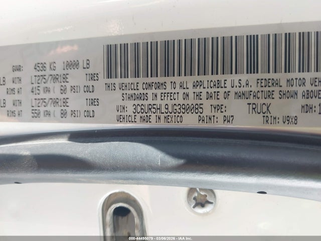 44495079 :رقم المزاد ، 3C6UR5HL9JG390085 vin ، 2018 Ram 2500 مزاد بيع