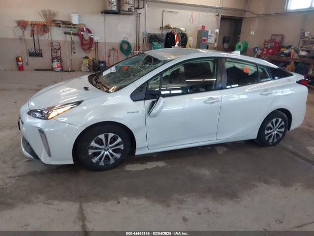 JTDL9MFU8N3034133 Toyota Prius Le Awd-e