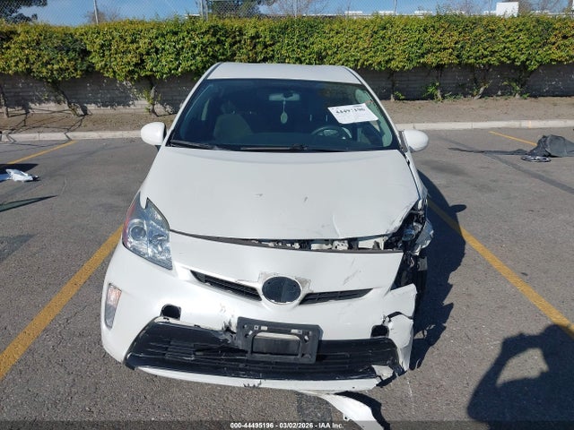 JTDKN3DU4F0398606 Toyota Prius Two