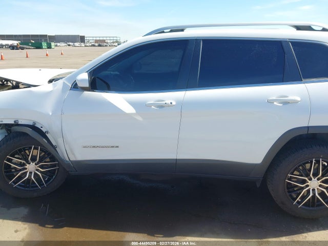 1C4PJLLXXKD129073 Jeep Cherokee Latitude Plus Fwd