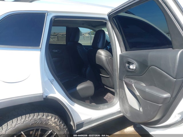 1C4PJLLXXKD129073 Jeep Cherokee Latitude Plus Fwd