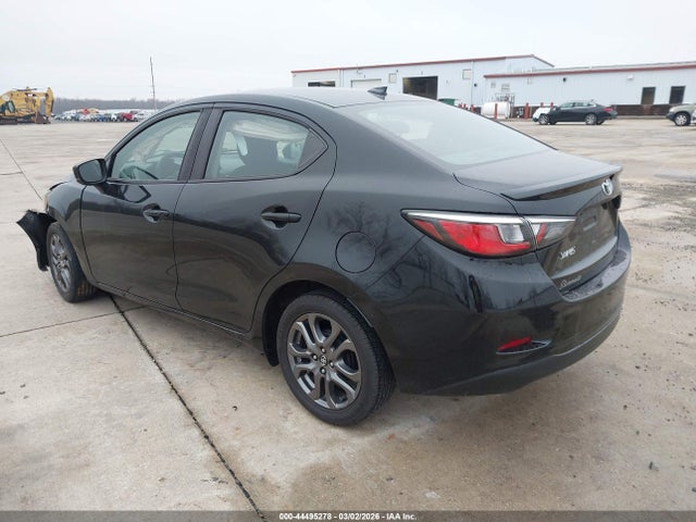 2019 TOYOTA YARIS 3MYDLBYV7KY508674 Photo 2