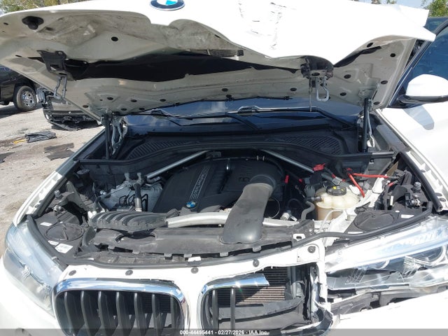 2018 BMW X5 5UXKR2C59J0Z14443 Photo 9