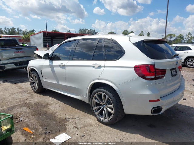 2018 BMW X5 5UXKR2C59J0Z14443 Photo 2