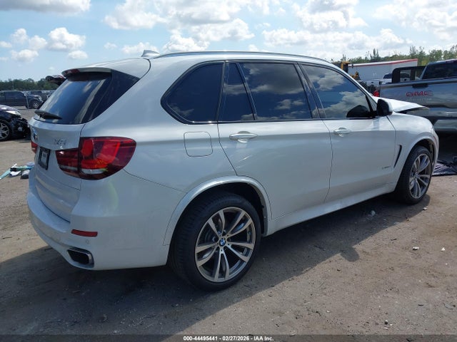 2018 BMW X5 5UXKR2C59J0Z14443 Photo 3