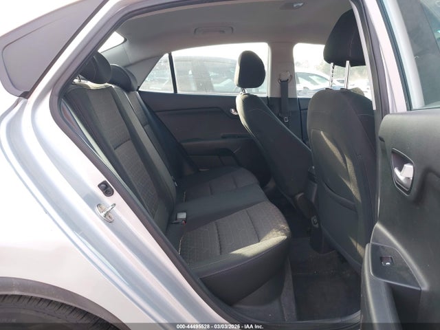3KPA24AB4KE242368 KIA RIO S