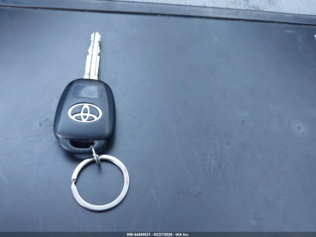 JTDKDTB3XE1069611 Toyota Prius C One