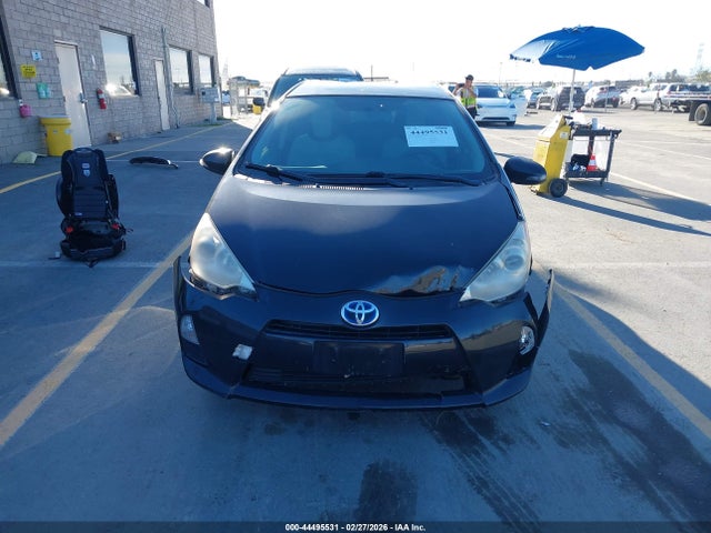 JTDKDTB3XE1069611 Toyota Prius C One