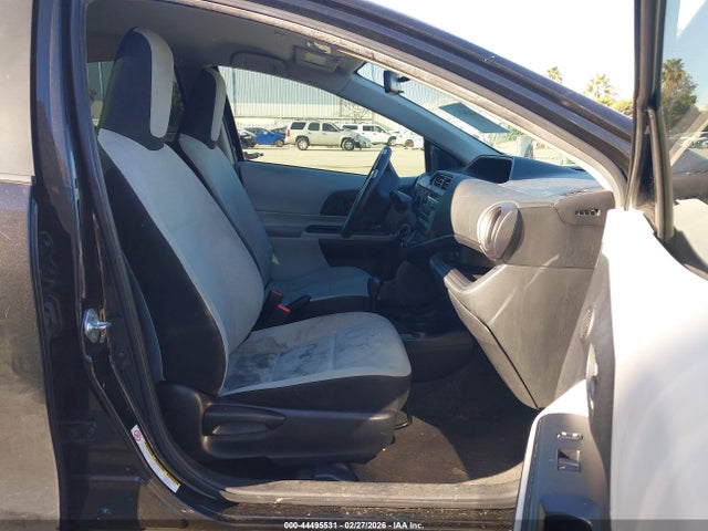 JTDKDTB3XE1069611 Toyota Prius C One