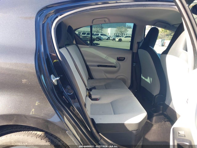 JTDKDTB3XE1069611 Toyota Prius C One