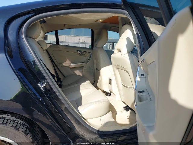 Volvo S60 T5 Premier 2015 YV140MFK7F2368054 Image 8