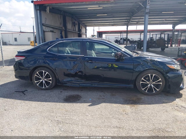 Продаж на аукціоні авто 2018 Toyota Camry Se, vin: 4T1B11HK4JU532553, номер лоту: 44495584