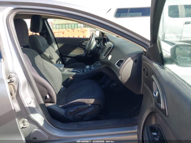 Chrysler 200 Limited 2015 1C3CCCAB6FN596026 Image 5