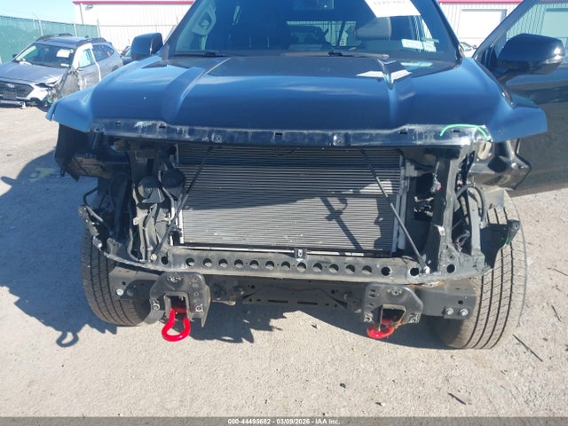 44495682 :رقم المزاد ، 1GKS2CKL6NR169197 vin ، 2022 Gmc Yukon 4wd At4 مزاد بيع