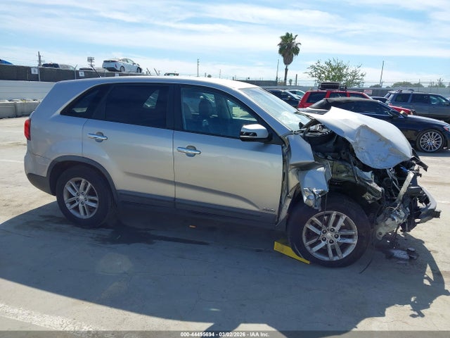5XYKTCA6XFG553648 KIA SORENTO LX