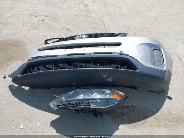 5XYKTCA6XFG553648 KIA SORENTO LX