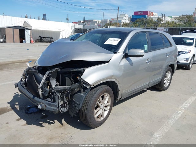5XYKTCA6XFG553648 KIA SORENTO LX